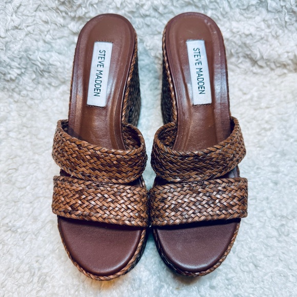 Steve Madden Gianni Woven Platform Sandals - Picture 9 of 11